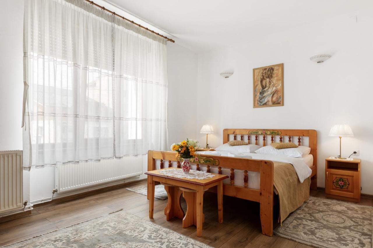 Casa Rasnoveana Esterno foto